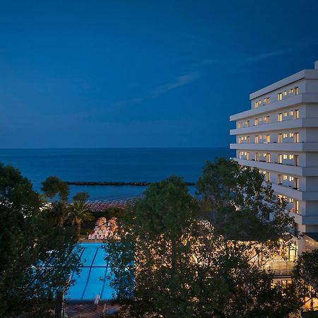 Serena Majestic Residence Montesilvano Marina Esterno foto