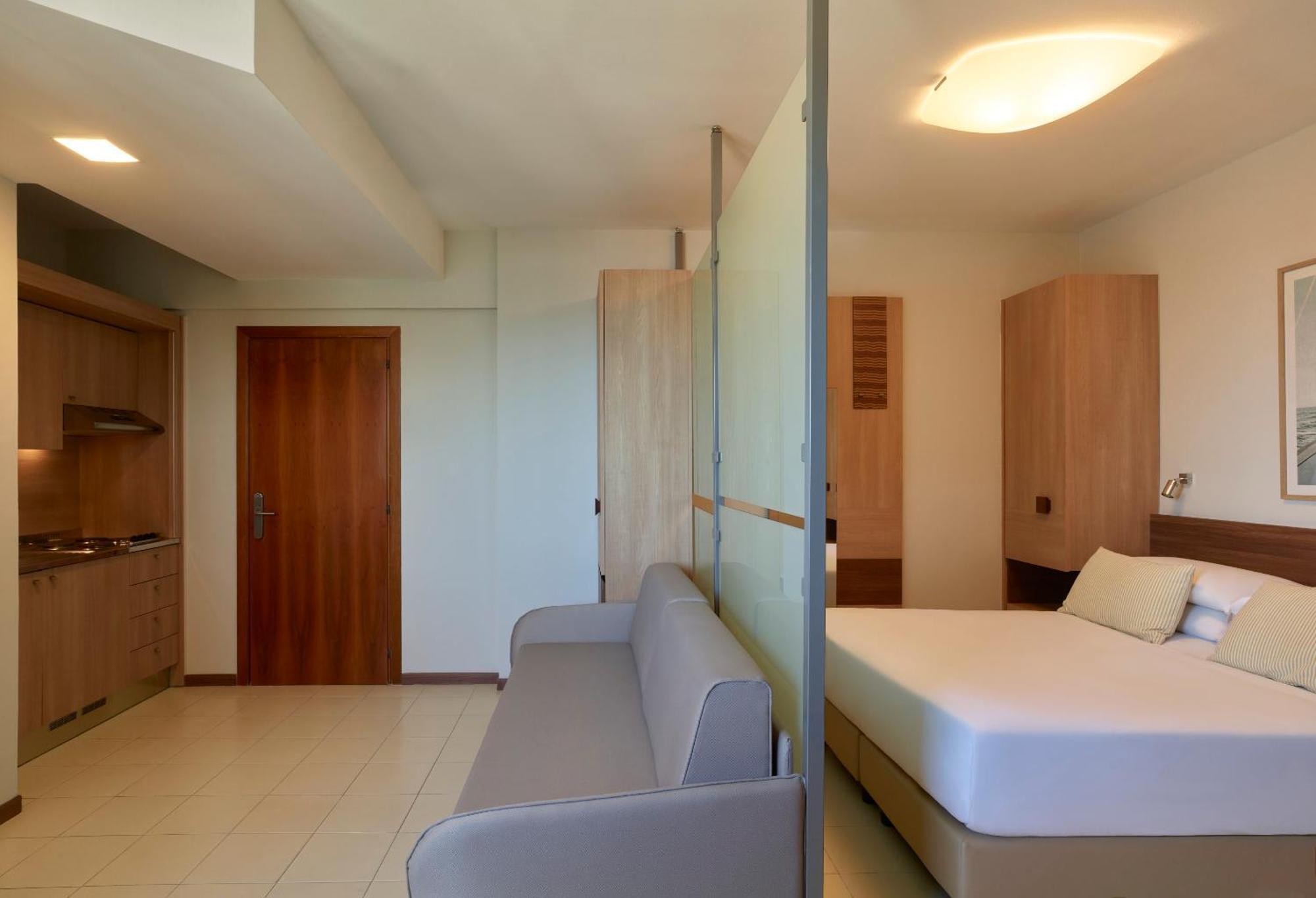 Serena Majestic Residence Montesilvano Marina Camera foto